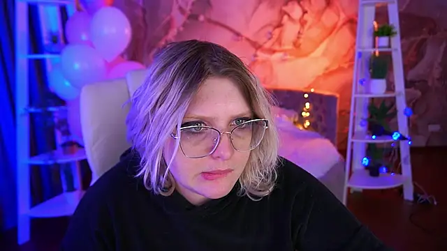 Snapshot of CoolTatis chatting on February 15, 2026, 7:27 am CoolTatis online show from February 15, 2026, 7:27 am