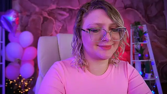 Snapshot of CoolTatis chatting on February 22, 2026, 8:02 am CoolTatis online show from February 22, 2026, 8:02 am