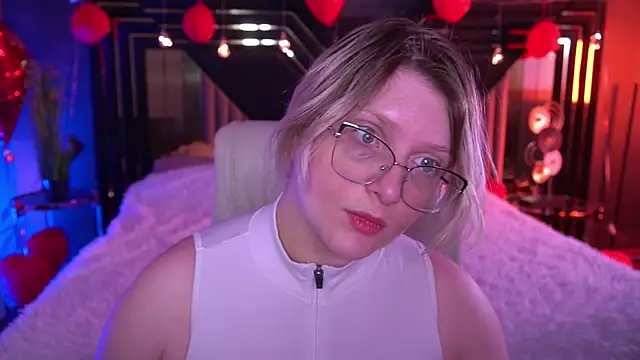 Snapshot of CoolTatis chatting on February 26, 2026, 8:24 am CoolTatis online show from February 26, 2026, 8:24 am