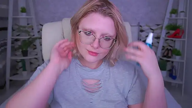 CoolTatis online show from May 19, 2026, 6:42 am