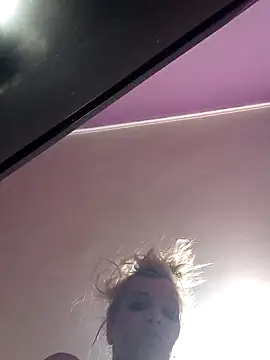 Snapshot of BritneyHudson chatting on April 15, 2026, 5:31 pm BritneyHudson online show from April 15, 2026, 5:31 pm