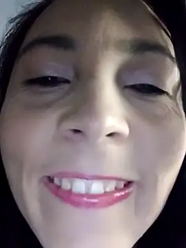 KarameloVzla online show from November 9, 2025, 2:32 am