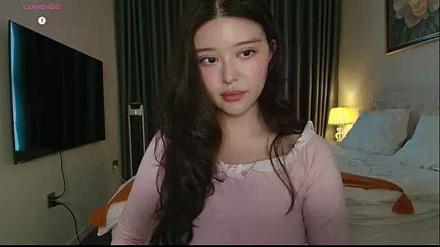 tenderlybaee online show from February 3, 2026, 4:32 am