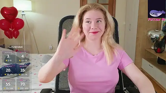 D0nna  online show from February 13, 2025, 10:11 pm