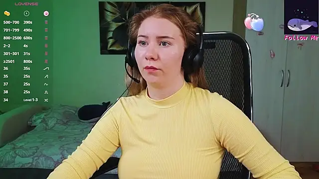 D0nna  online show from September 11, 2025, 5:35 pm