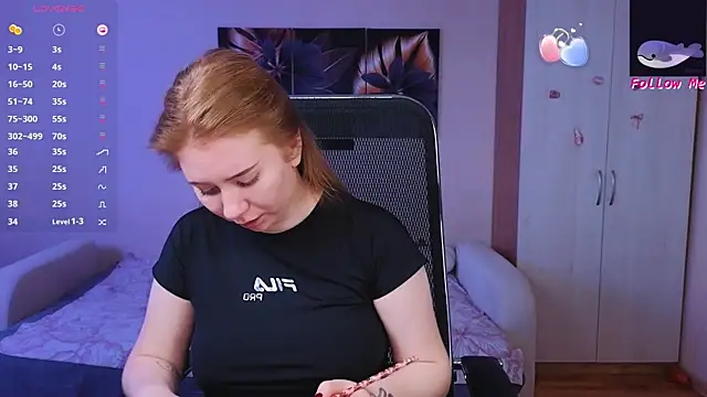 D0nna  online show from September 17, 2025, 6:37 am