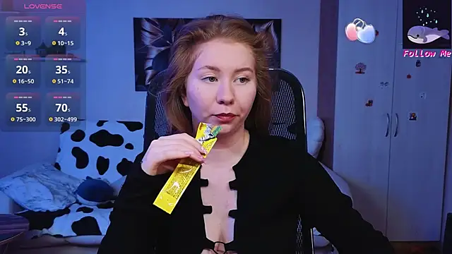 D0nna  online show from October 17, 2025, 3:36 pm