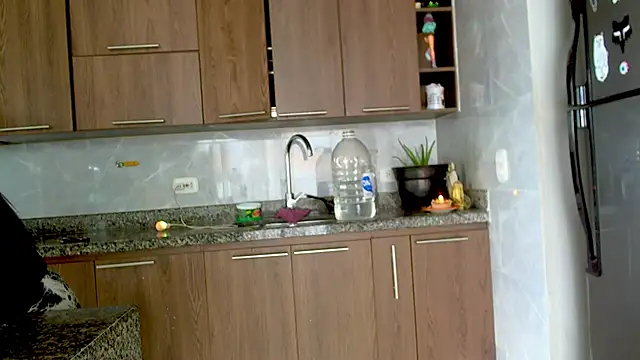 Snapshot of adan_eva960 chatting on January 28, 2025, 6:28 pm adan eva960 online show from January 28, 2025, 6:28 pm