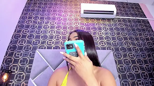 CherryBlossom23 online show from December 3, 2025, 1:02 am