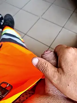 Snapshot of Szeltolo001 chatting on September 19, 2025, 12:28 pm Szeltolo001 online show from September 19, 2025, 12:28 pm