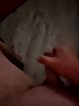 Snapshot of Szeltolo001 chatting on October 27, 2025, 11:09 pm Szeltolo001 online show from October 27, 2025, 11:09 pm