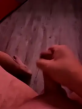 Snapshot of Szeltolo001 chatting on November 24, 2025, 3:06 am Szeltolo001 online show from November 24, 2025, 3:06 am