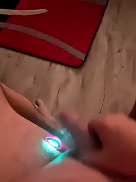 Snapshot of Szeltolo001 chatting on January 12, 2026, 3:56 am Szeltolo001 online show from January 12, 2026, 3:56 am