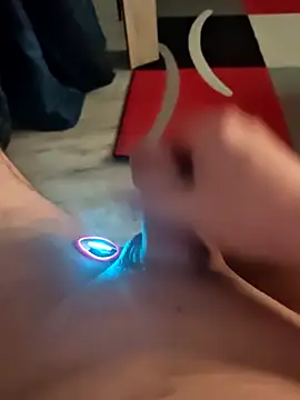 Snapshot of Szeltolo001 chatting on February 4, 2026, 3:01 am Szeltolo001 online show from February 4, 2026, 3:01 am