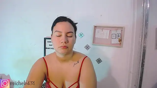 Mia  reys online show from September 22, 2025, 12:18 pm