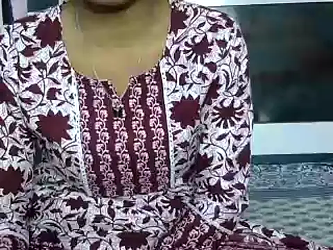 momo lov online show from December 19, 2024, 7:40 am