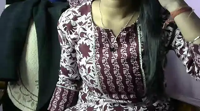 momo lov online show from February 10, 2025, 5:03 am