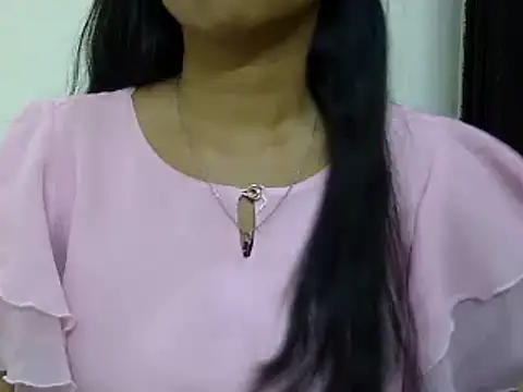 momo lov online show from March 11, 2025, 5:27 am