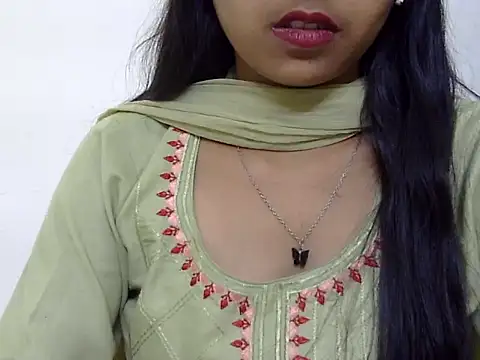 momo lov online show from March 18, 2025, 8:14 am