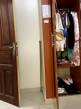 Snapshot of sweet18creamybigpussy chatting on September 11, 2025, 10:32 pm sweet18creamybigpussy online show from September 11, 2025, 10:32 pm