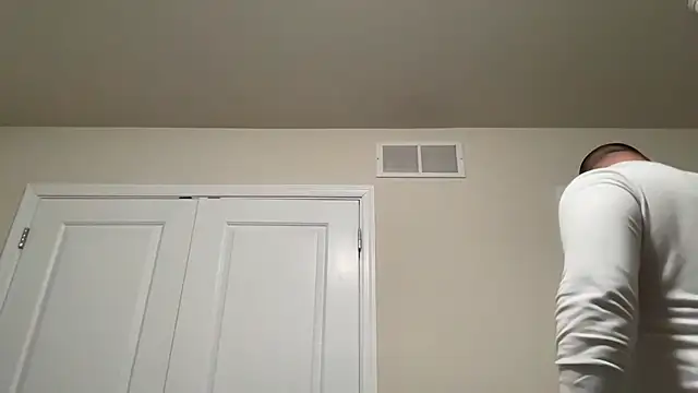 SluggishChase99 online show from December 17, 2024, 11:38 pm