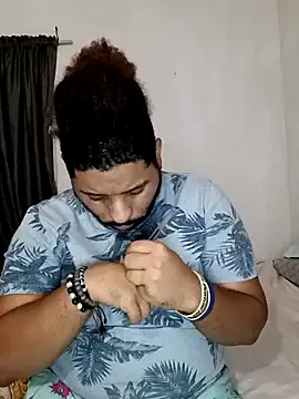 Snapshot of Dj-yefri-pauta chatting on December 3, 2024, 6:15 am Dj-yefri-pauta online show from December 3, 2024, 6:15 am