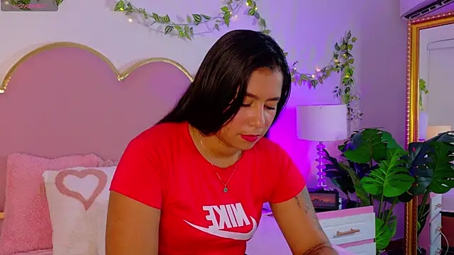 EmmaCrush online show from December 5, 2025, 8:49 pm