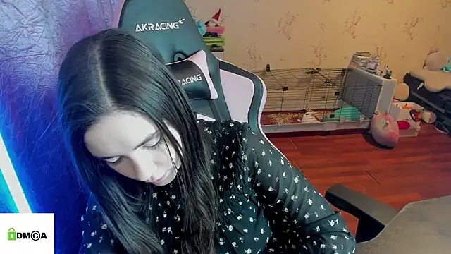 Snapshot of Crazy_forest_fairy chatting on February 13, 2026, 2:35 pm Crazy forest fairy online show from February 13, 2026, 2:35 pm