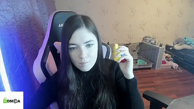 Snapshot of Crazy_forest_fairy chatting on February 24, 2026, 10:19 pm Crazy forest fairy online show from February 24, 2026, 10:19 pm