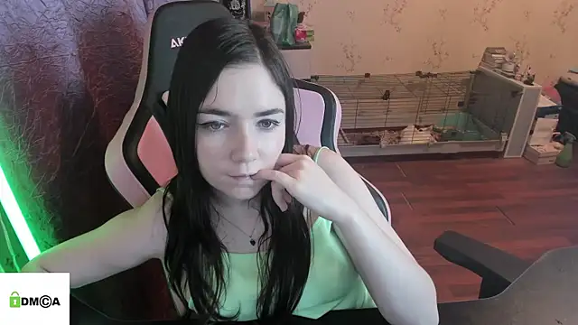 Snapshot of Crazy_forest_fairy chatting on March 28, 2026, 9:58 pm Crazy forest fairy online show from March 28, 2026, 9:58 pm