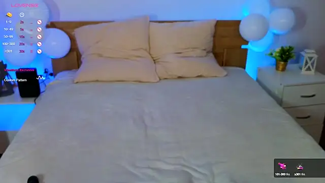 Hayle Hill online show from February 25, 2025, 2:14 am