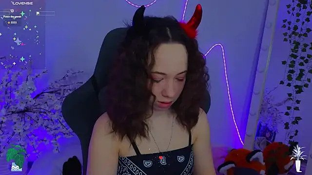 Hayle Hill online show from February 23, 2026, 12:09 am