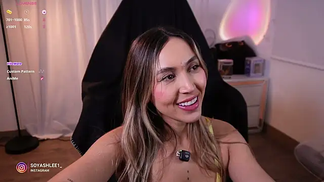 Snapshot of ashley2004_x chatting on July 5, 2026, 11:45 pm ashley2004 x online show from July 5, 2026, 11:45 pm
