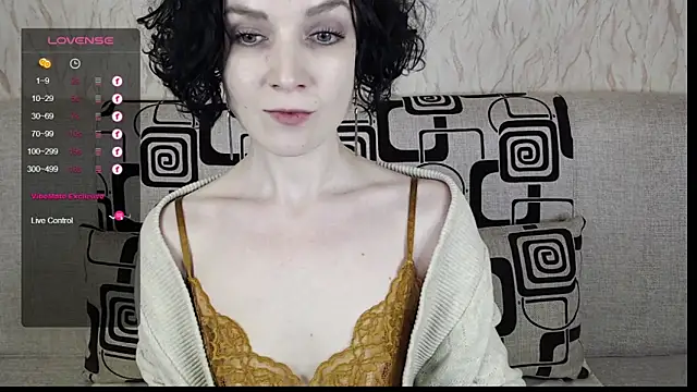 TinaWince online show from February 12, 2025, 8:38 am