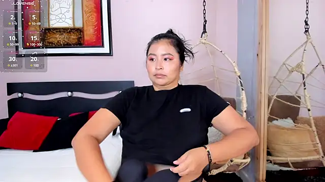  alaiasmile  online show from February 11, 2025, 5:18 pm