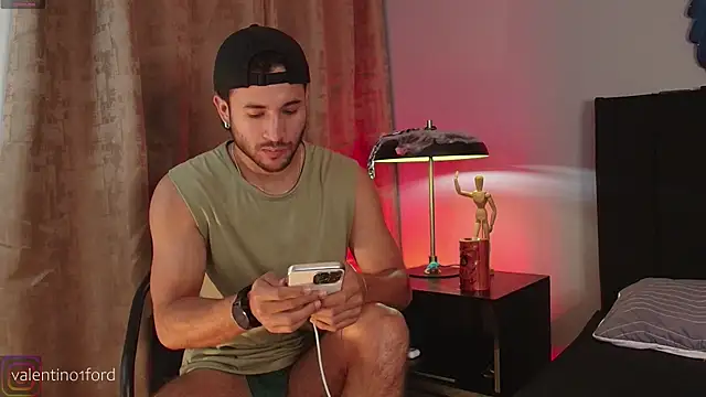 Valentinoford online show from October 27, 2025, 8:02 pm