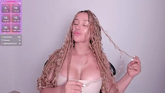 Snapshot of ElissaDominguez chatting on March 7, 2025, 2:15 am ElissaDominguez online show from March 7, 2025, 2:15 am