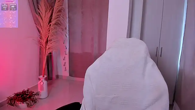 Snapshot of ElissaDominguez chatting on November 22, 2025, 2:27 pm ElissaDominguez online show from November 22, 2025, 2:27 pm