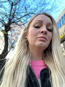 Teya moon  online show from December 3, 2024, 10:39 am