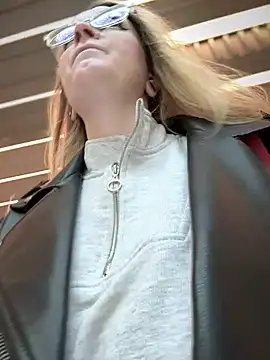 Teya moon  online show from December 27, 2024, 10:12 am