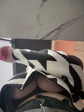 Teya moon  online show from January 24, 2025, 12:10 pm