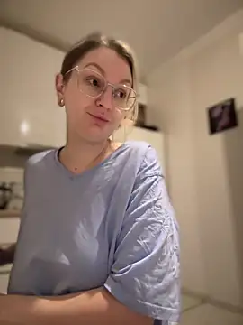 Teya moon  online show from February 21, 2025, 12:38 am