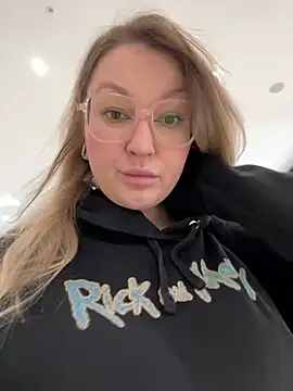 Teya moon  online show from January 19, 2026, 11:03 am