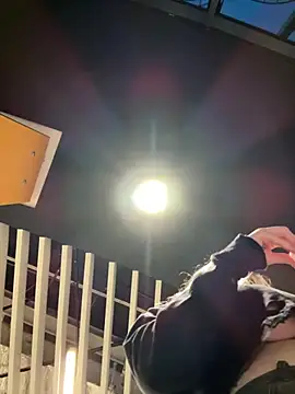 Teya moon  online show from March 13, 2026, 3:40 pm