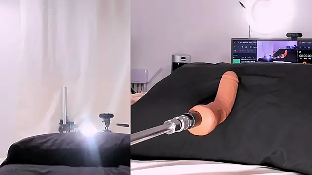 Criistal Thompson online show from January 15, 2025, 7:44 pm