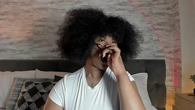 Snapshot of Anneth__M chatting on October 28, 2025, 7:49 pm Anneth M online show from October 28, 2025, 7:49 pm