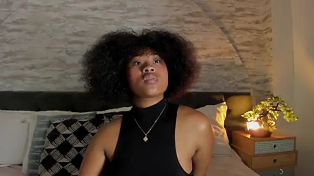 Snapshot of Anneth__M chatting on December 5, 2025, 7:43 pm Anneth M online show from December 5, 2025, 7:43 pm