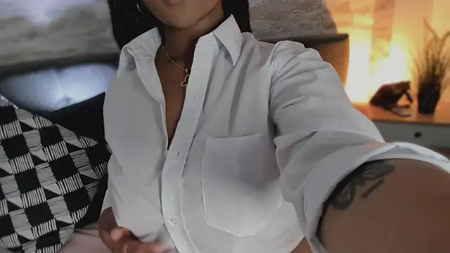 Snapshot of Anneth__M chatting on February 12, 2026, 7:53 pm Anneth M online show from February 12, 2026, 7:53 pm