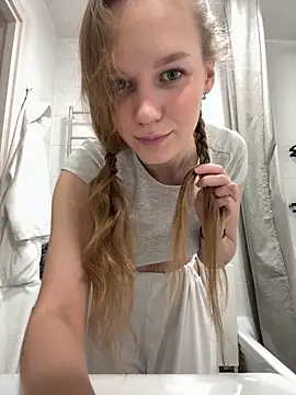 Ketitull online show from April 10, 2026, 9:36 am