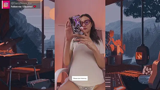 DanyNova Co online show from February 6, 2025, 9:06 pm